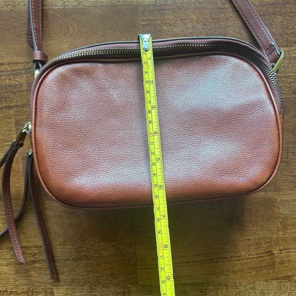 Vintage-Inspired Boho Minimalist Fossil Leather Crossbody - Picture 8 of 16